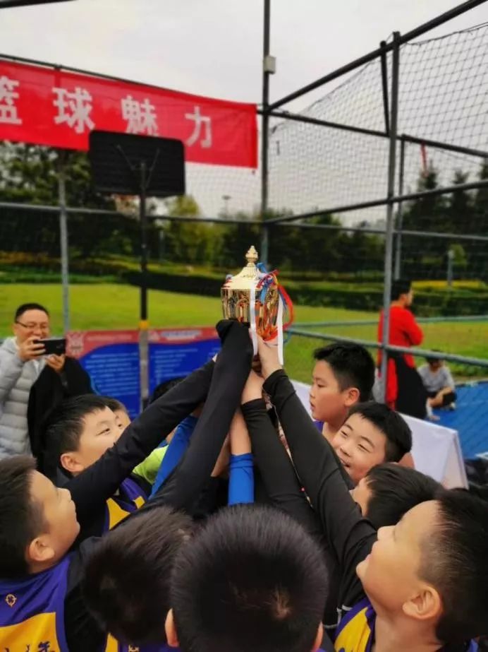 体育赛场捷报传!成外美年师生齐获奖361.png 图片关键词